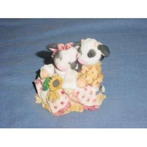  Enesco Marys Moo Moos Hay Lets Cud dle Figurine 