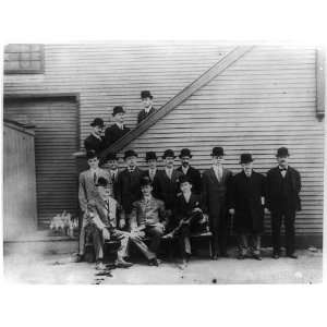 Fifteen officers,Fruit Dispatch Company,businesspeople,hats,New York 
