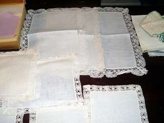 BOX OF ESTATE SALE VTG FAMILY LINENS PLACEMATS DOILIES  