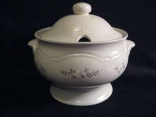 PFALTZGRAFF HEIRLOOM COVERED 3.5 QUART SOUP TUREEN   USA  