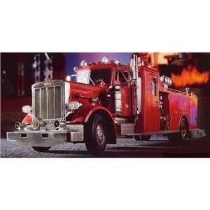  07529 1/25 Peterbilt Fire Truck Toys & Games