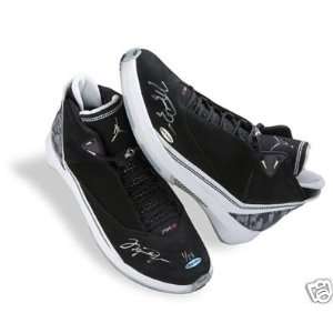  Michael Jordan Signed Jordan 22s Shoes Uda Le 1/23   New 