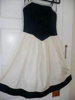 Adorable Blue Velvet and Taffeta party Dress  Vintage  Wide Skirt 