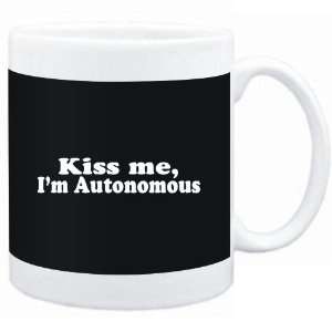    Mug Black  Kiss me, Im autonomous  Adjetives