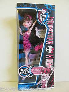 NEW Monster High Dead Tired Draculaura Doll & Accessories   Daughter 