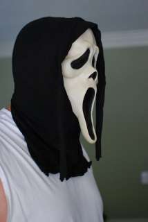 Fantastic Faces Scream Ghostface Mask Fun world Div Under Chin 