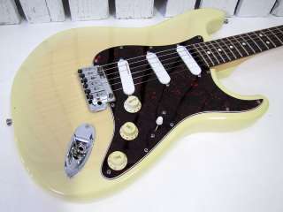 1996 USA FENDER STRATOCASTER STRAT PLUS DELUXE ELECTRIC GUITAR  