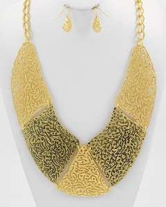 Chunky Shinny & Burnish Gold Design Metal Bib Statement Art Fashion 