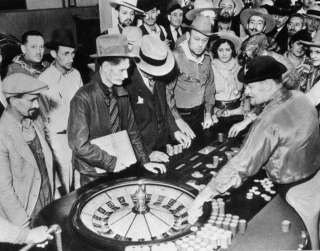   ROULETTE WHEEL GAMBLING PHOTO 1935 CASINOS DICE TEXAS HOLD EM SLOTS