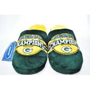   SUPER BOWL CHAMPION LOGO PLUSH SLIPPERS SIZE MEDIUM 