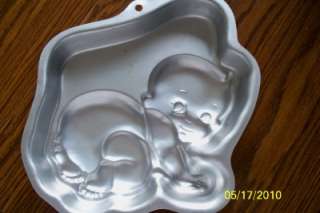 WILTON CAKE PAN SPECIAL DELIVERY~ CRAWLING BABY RARE  
