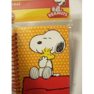   ~ Snoopy Hugging Woodstock (60 Sheets, 120 Pages) Toys & Games