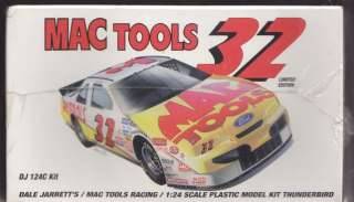 32 Dale Jarrett 1995MAC Tools Ford Thunderbird 1/24 Plastic Model Kit 