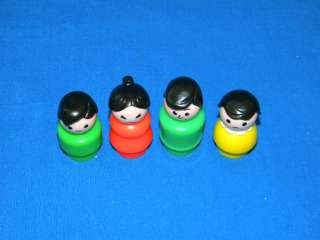   Fisher Price Little People #952 House FAMILY with DARK HAIR VGC  