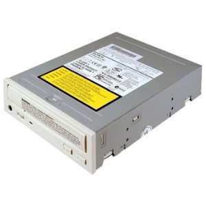  SON CDU5211 52X IDE CD ROM Drive   White