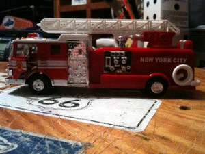   YORK CITY NYC FIRE DEPT RESCUE ENGINE TRUCK WITH LADDER USA BIG APPLE