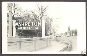 RPPC Postcard ~ Main Street Scene ~ Wahpeton ND  