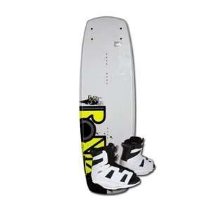  2012 Ronix District Wakeboard w/ District Bindings Sports 