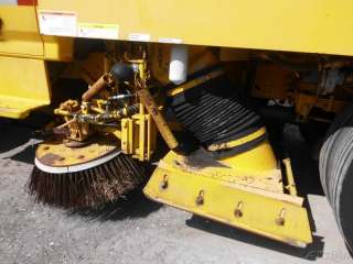 1989 Ford F800 Elgin Crosswind Side Sweeper Dump Truck in Commercial 