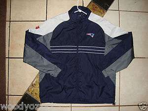 NFL NEW ENGLAND PATRIOTS REEBOK FULL ZIP JACKET LARGE WITH TWO POCKETS 