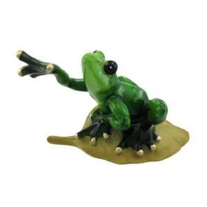  Spotted Green Tree Frog On Leaf Statue Figure Life Like 