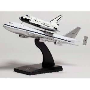  B 747 With Shuttle 1/200 Home & Garden