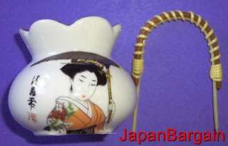 Japanese Porcelain Geisha Toothpick Holder KY5A A  