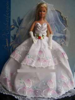 Neues Barbie Hochzeitkleid mit Schleier und Handschuhe in Hessen 