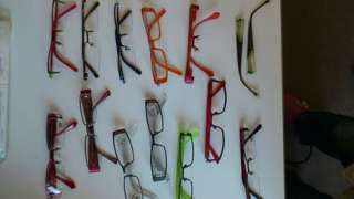 Viele Brillen mit verschiedenen Größen und Farben in Sachsen Anhalt 