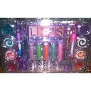  22 Piece Makeup Set/Lip Gloss/Lip Sticks 