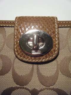 NWT Coach Turnlock Signature Wallet F43609  