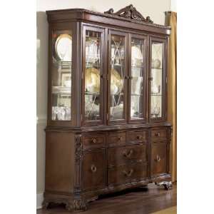  Ayrshire Court China Cabinet