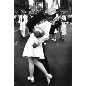 Professionally Plaqued Kissing On VJ Day (Wars End Kiss 