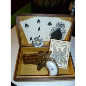  Doc Holiday Gamblers Derringer & Playiing Cards Kit 