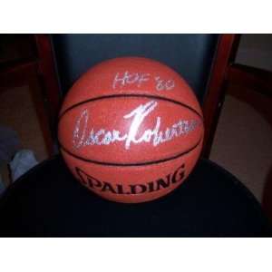 Autographed Oscar Robertson Basketball   Bucks hof W coa   Autographed 