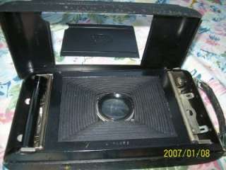 You are bidding on a very nice vinintage Zeiss Ikon Fold Out camera in 