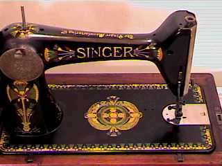 1909*SINGER HAND CRANK SEWING MACHINE*LOTUS*COFFIN*  