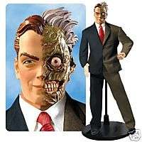 Batman Collectable Version Two Face 13 Deluxe Figure  
