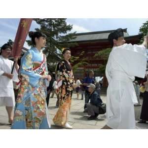 Traditional Dress and Procession for Tea Ceremony, Yasaka Jinja Shrine 